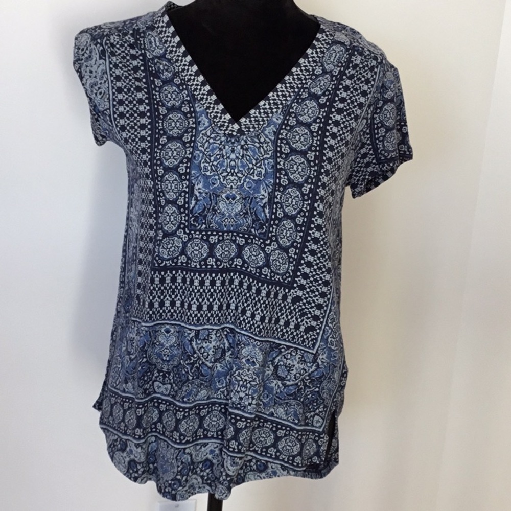 Lucky brand top/shirt/blouse. Women size SP. shades of blue NWT